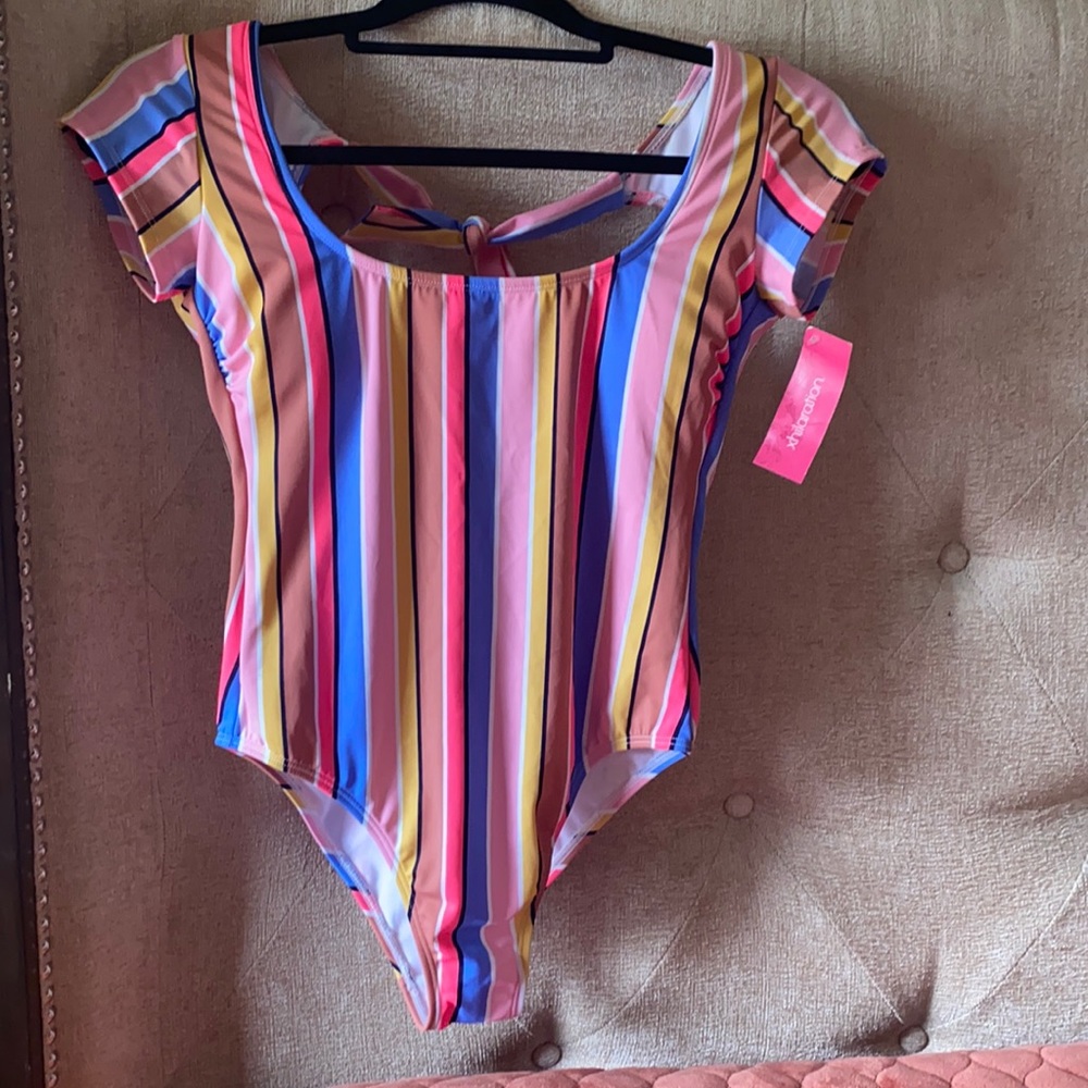 Super cute one piece bathing suit